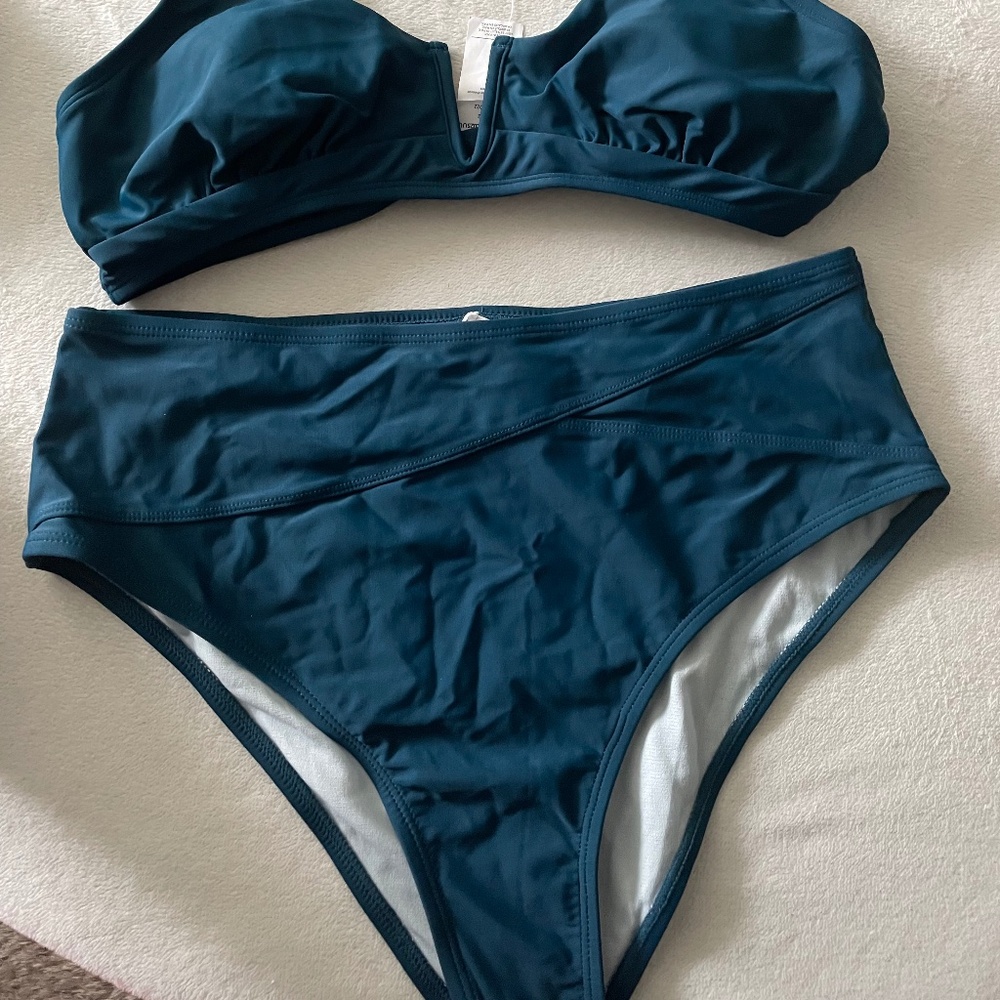 Elegant Teal Women's Swimwear Set